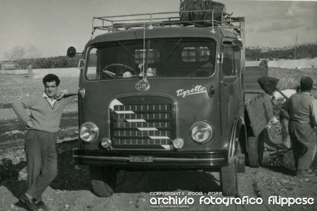 1959-raccolta-di-sabbia-nel-torrente-Corriolo